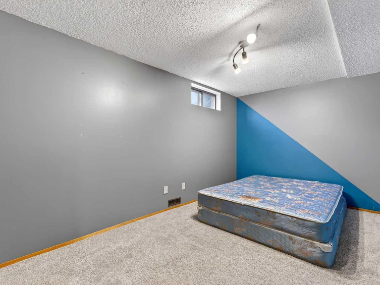 80 Oakmount Way SW, Calgary, AB, T2V 4Y1 - 36