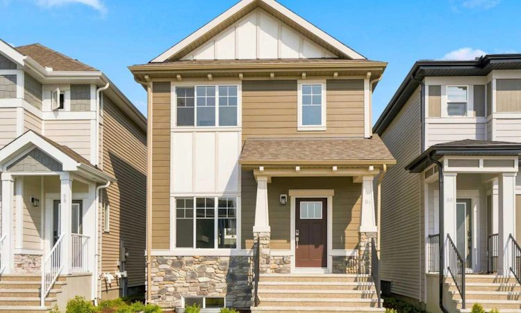 84 Buffaloberry Manor SE