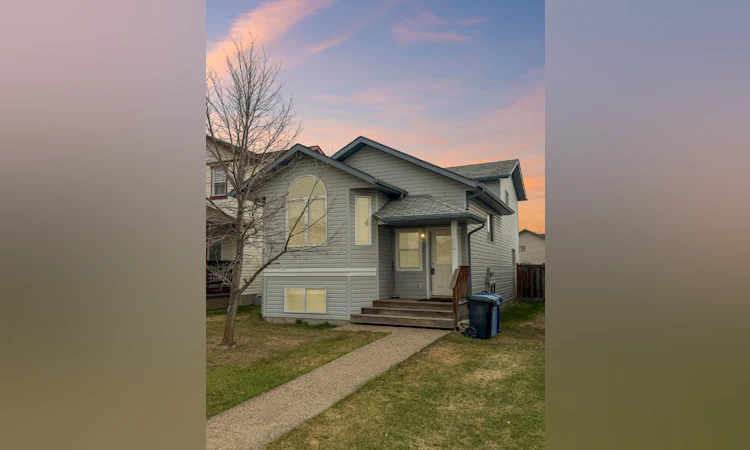 228 Paris Crescent