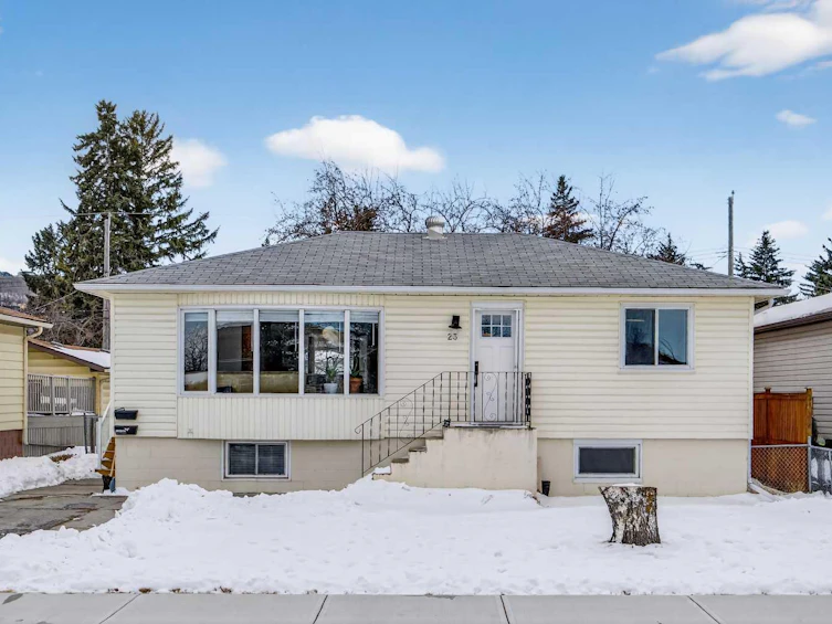 23 Beaupre Crescent NW, Calgary, AB, T3B 2S9