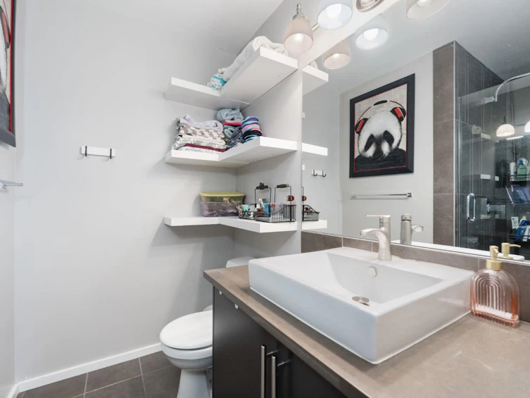 201-414 Meredith Road NE, Calgary, AB, T2E 5A6 - 16