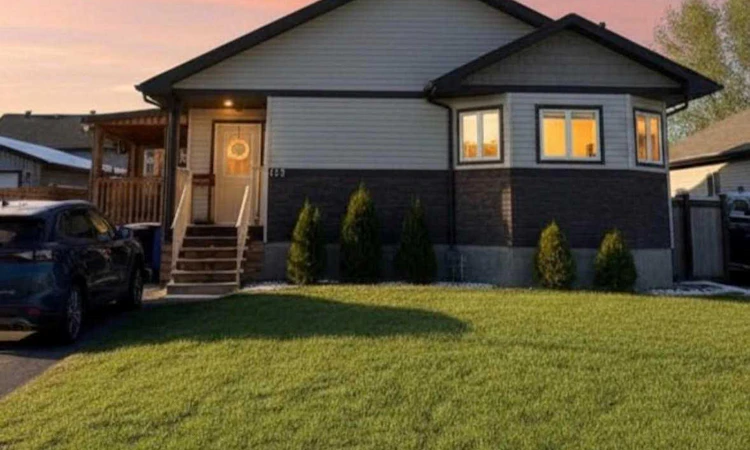 125 Beardsley Crescent