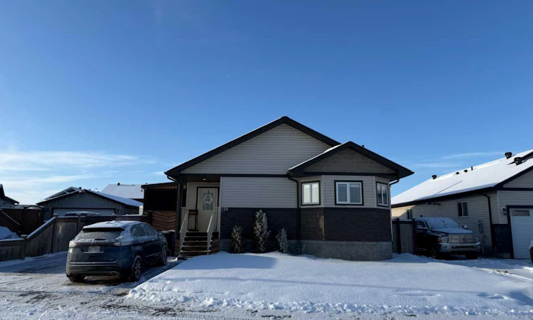 125 Beardsley Crescent