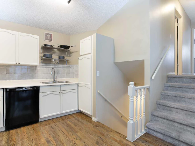 28 Cedardale Road SW, Calgary, AB, T2W 5G5 - 7
