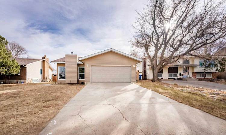 139 Laval Boulevard W