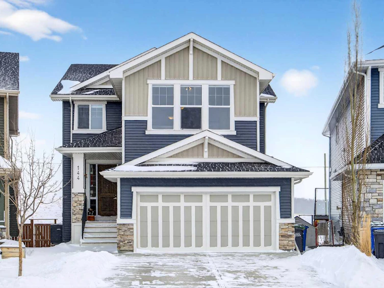 144 Sundown View, Cochrane, AB, T4C 2N9