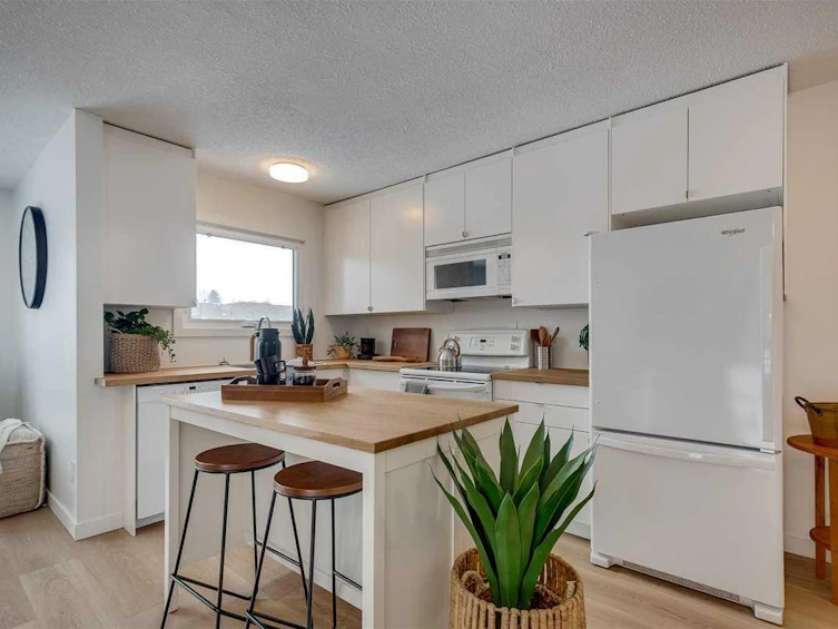 6573 58 Avenue, Red Deer, AB, T4N 6E1 - 2