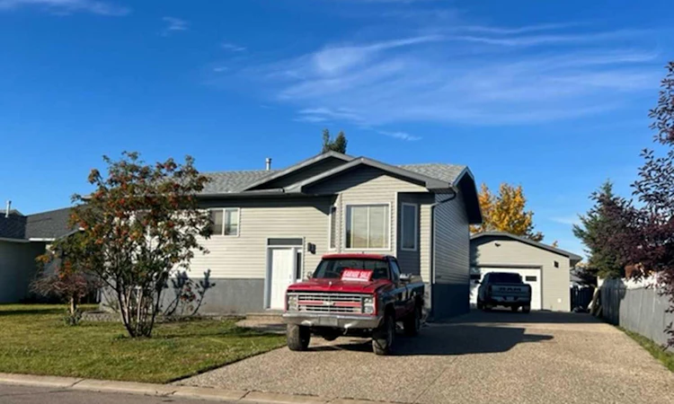 27 Bison Crescent