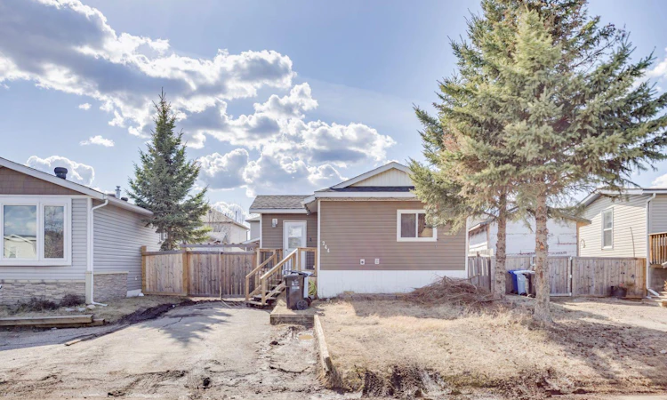 244 Cokerill Crescent