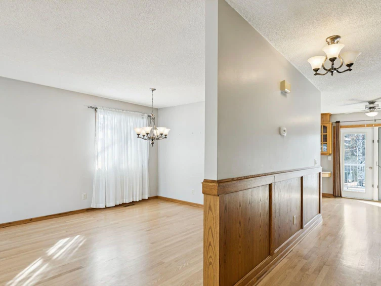571 Woodside Place SW, Calgary, AB, T2W 3J9 - 9
