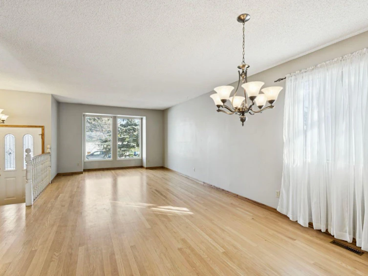 571 Woodside Place SW, Calgary, AB, T2W 3J9 - 14