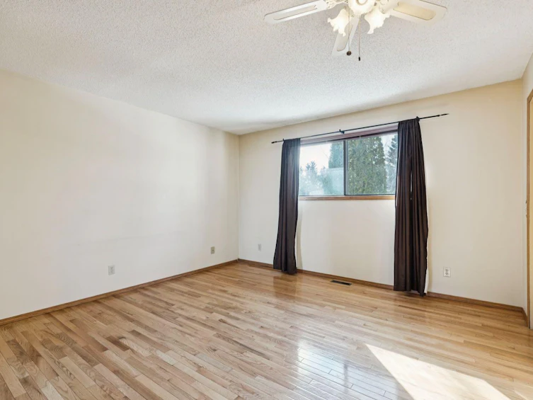 571 Woodside Place SW, Calgary, AB, T2W 3J9 - 33