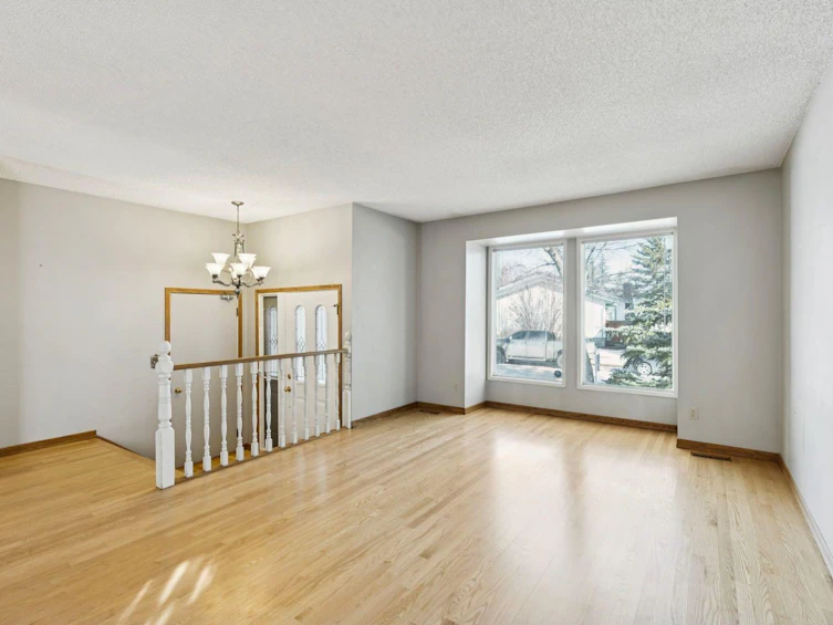 571 Woodside Place SW, Calgary, AB, T2W 3J9 - 12