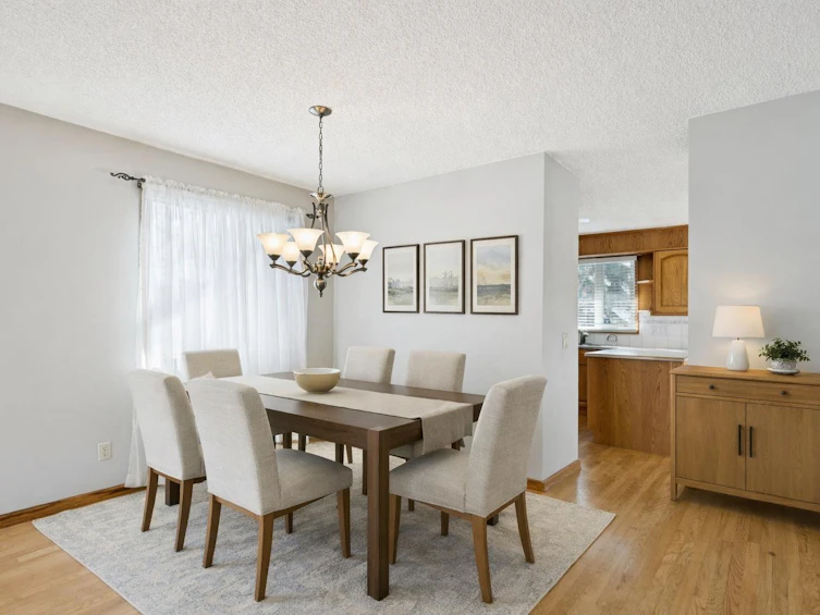 571 Woodside Place SW, Calgary, AB, T2W 3J9 - 6