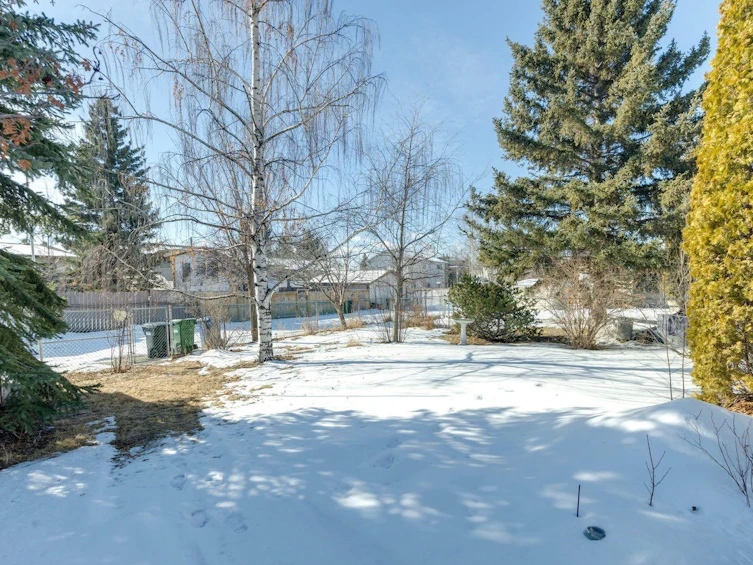 571 Woodside Place SW, Calgary, AB, T2W 3J9 - 2