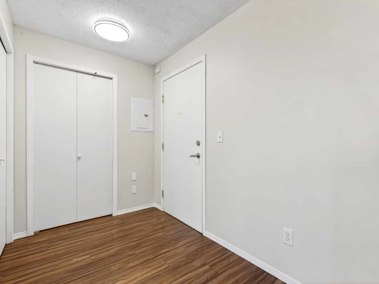 224-1717 60 Street SE, Calgary, AB, T2A 7Y7 - 5