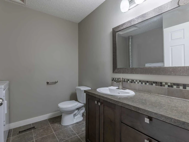 503 16 Street N, Lethbridge, AB, T1H 3A5 - 11