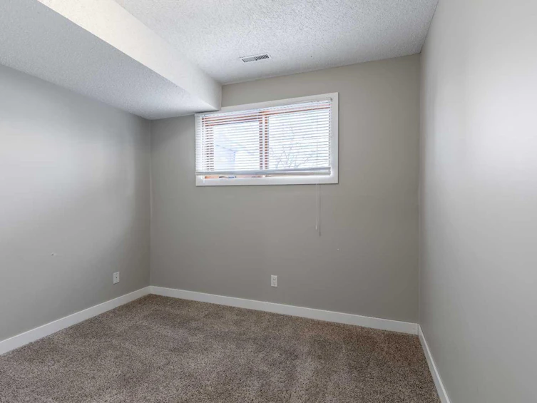 503 16 Street N, Lethbridge, AB, T1H 3A5 - 16