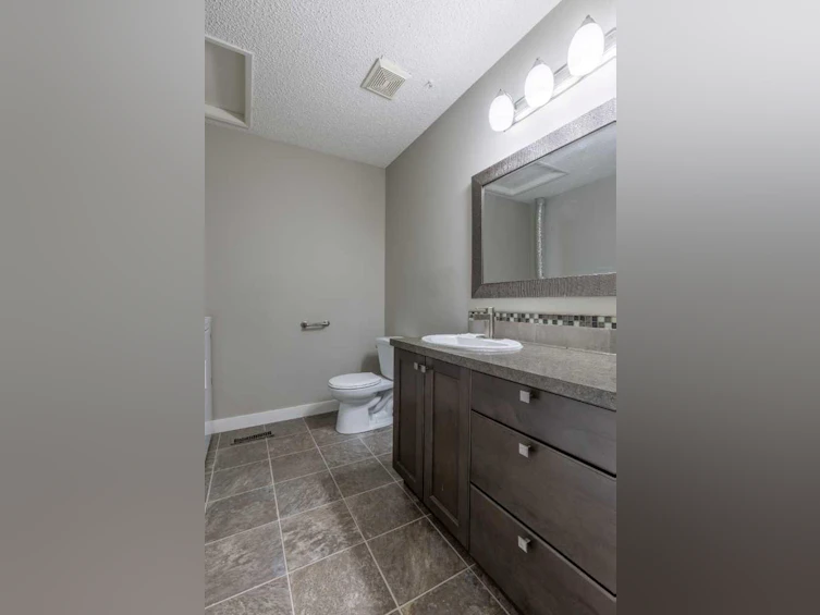 503 16 Street N, Lethbridge, AB, T1H 3A5 - 12