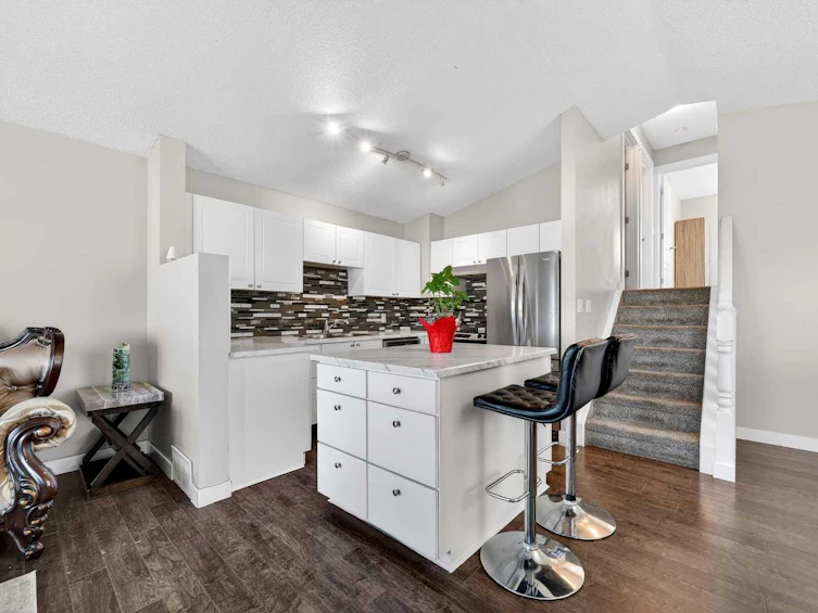 312 Martin Crossing Way NE, Calgary, AB, T3J 3T2 - 12