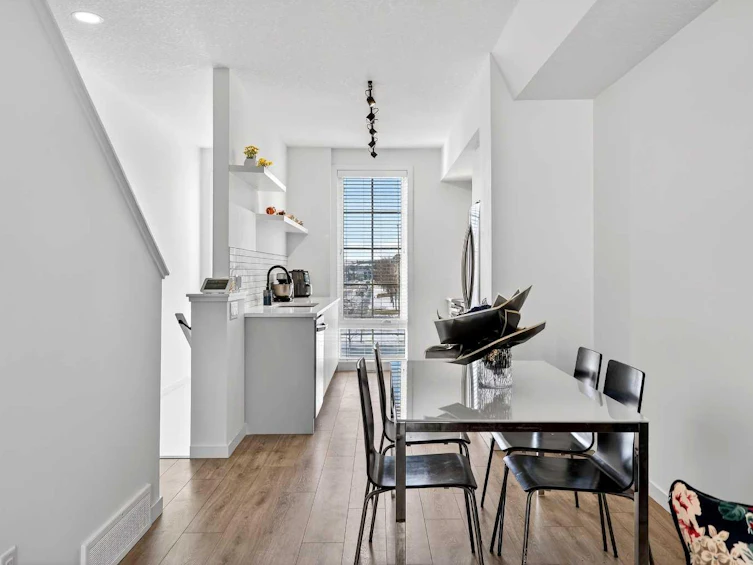2422 210 Avenue SE, Calgary, AB, T2X 4C2 - 7