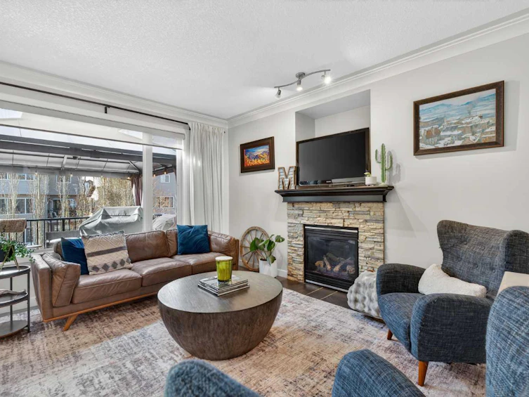 27 Sunset Court, Cochrane, AB, T4C 0G3 - 3