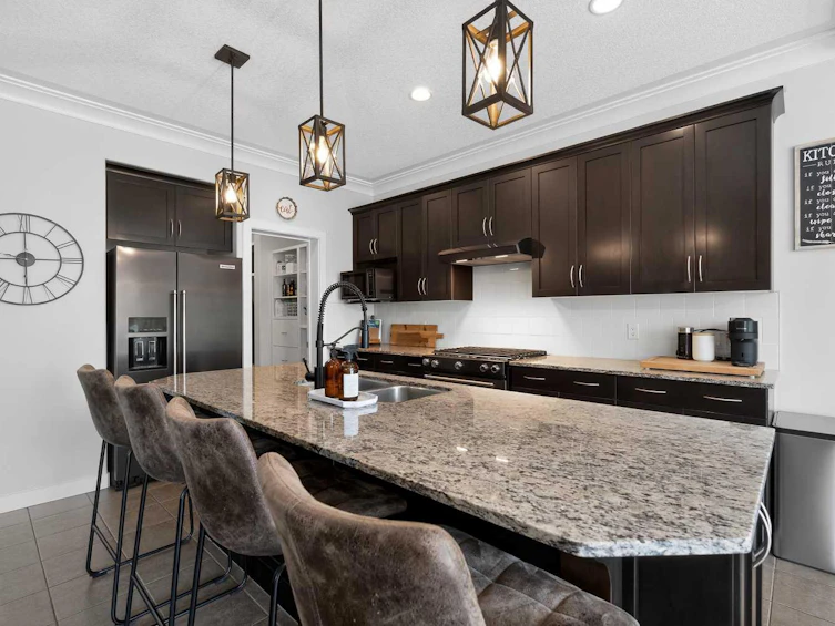 27 Sunset Court, Cochrane, AB, T4C 0G3 - 13