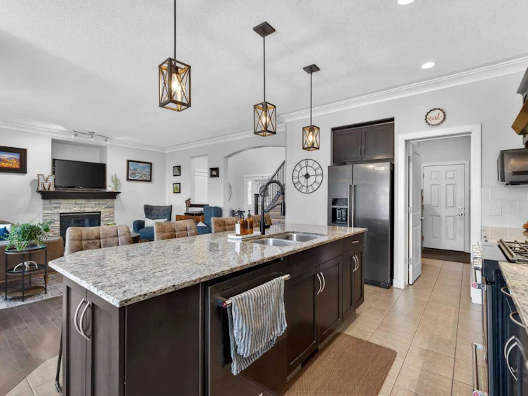 27 Sunset Court, Cochrane, AB, T4C 0G3 - 12