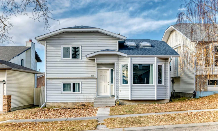 179 Hawkwood Boulevard NW