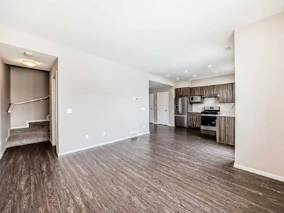 203-225 Redstone Walk NE - 4
