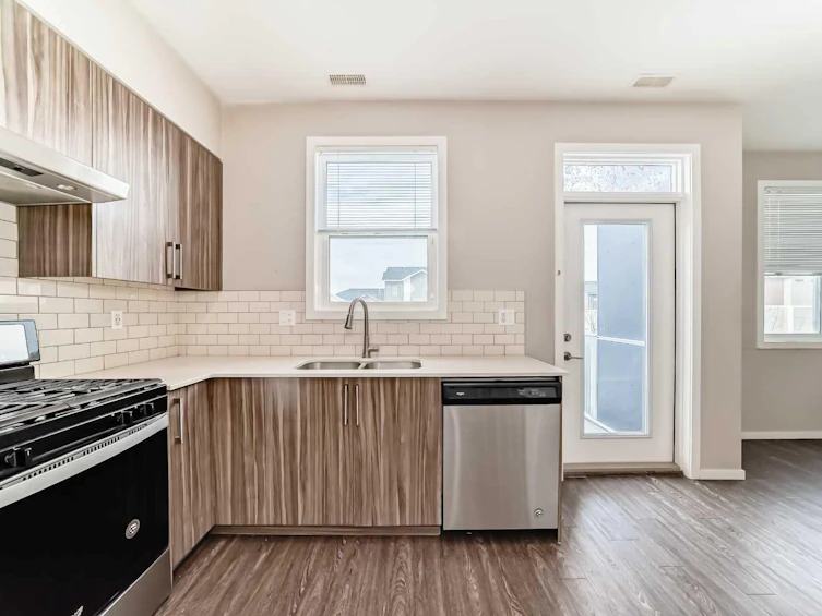 203-225 Redstone Walk NE, Calgary, AB, T3N 1M6 - 8