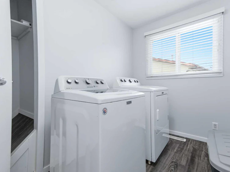 50 Greenham Drive, Red Deer, AB, T4P 2X4 - 19
