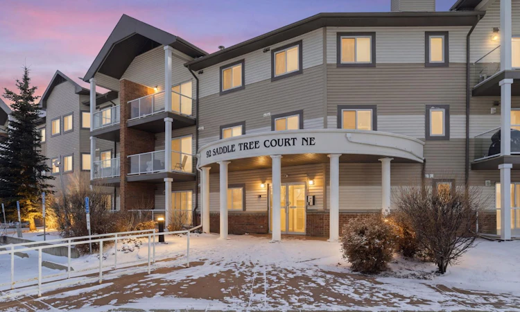 204-92 Saddletree Court NE
