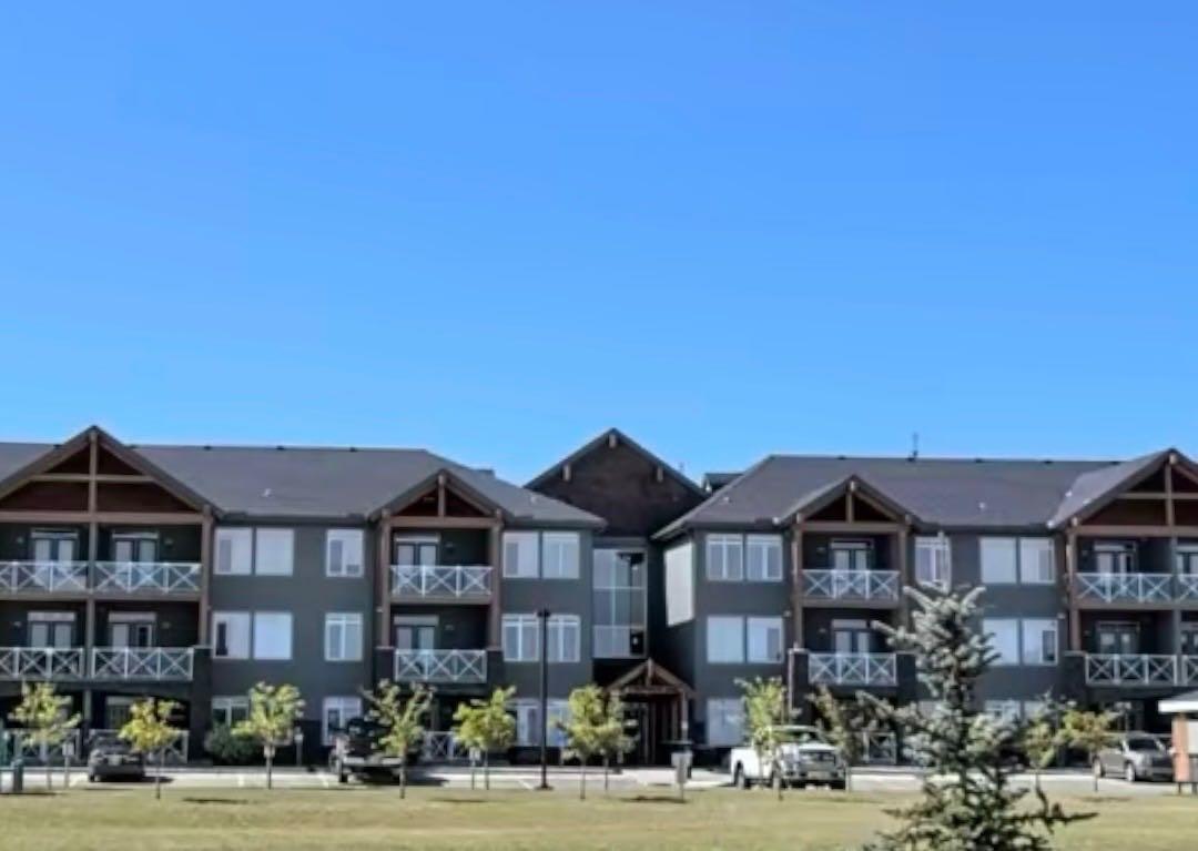 107-1005A Westmount Drive, Strathmore, AB, T1P 0C3