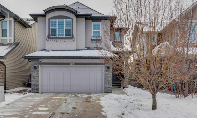 223 Cranarch Terrace SE