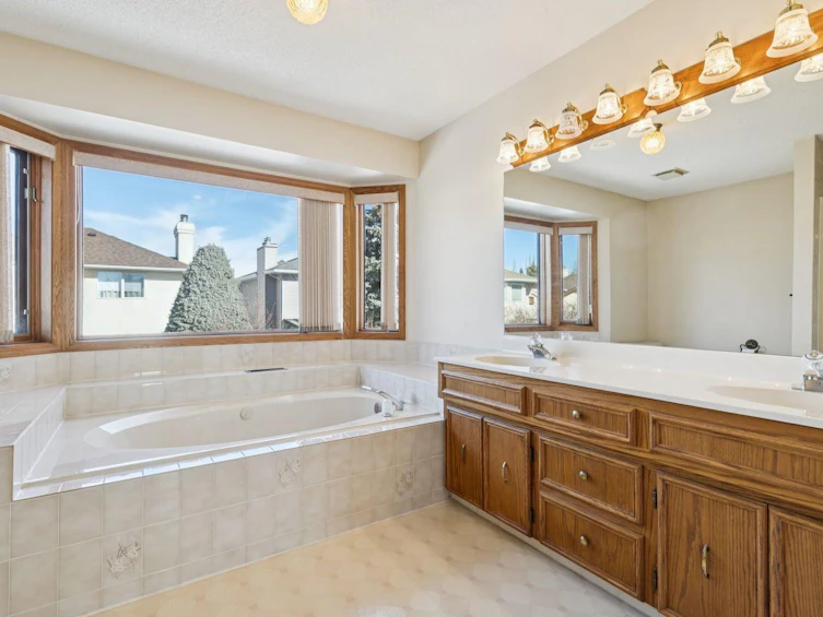 68 Woodstock Road SW, Calgary, AB, T2W 5W2 - 30