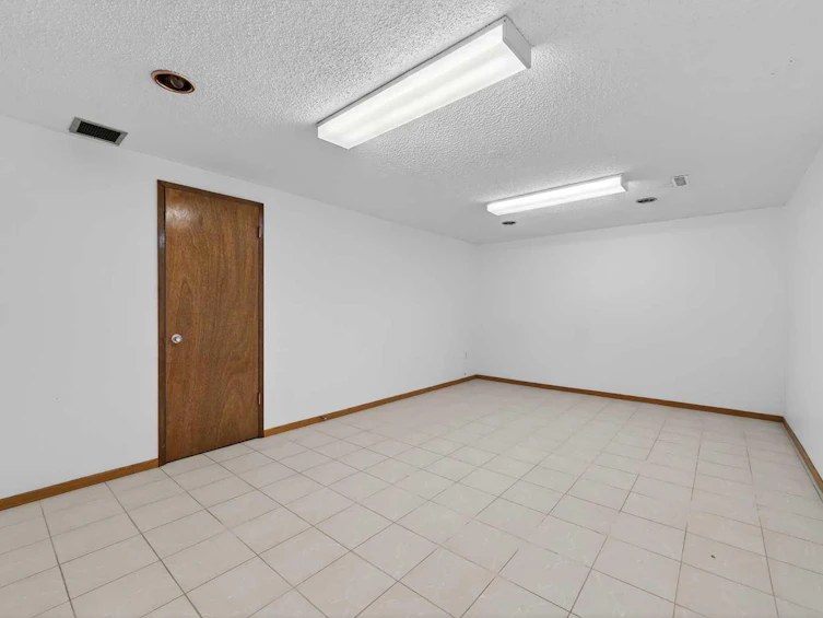 7228 Huntridge Hill NE, Calgary, AB, T2K 4A5 - 30