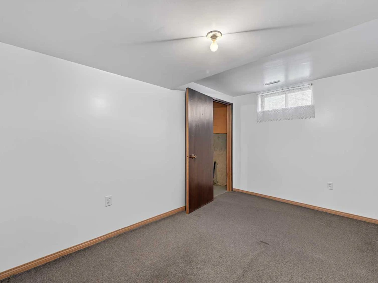 7228 Huntridge Hill NE, Calgary, AB, T2K 4A5 - 26