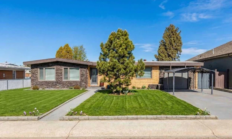 586 Prospect Drive SW