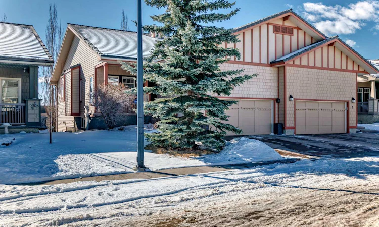 5 Bridle Estates Road SW