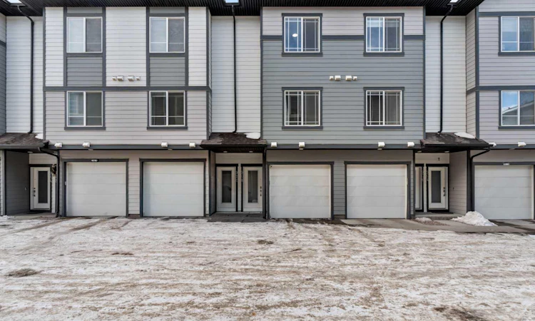 908-95 Skyview Close NE