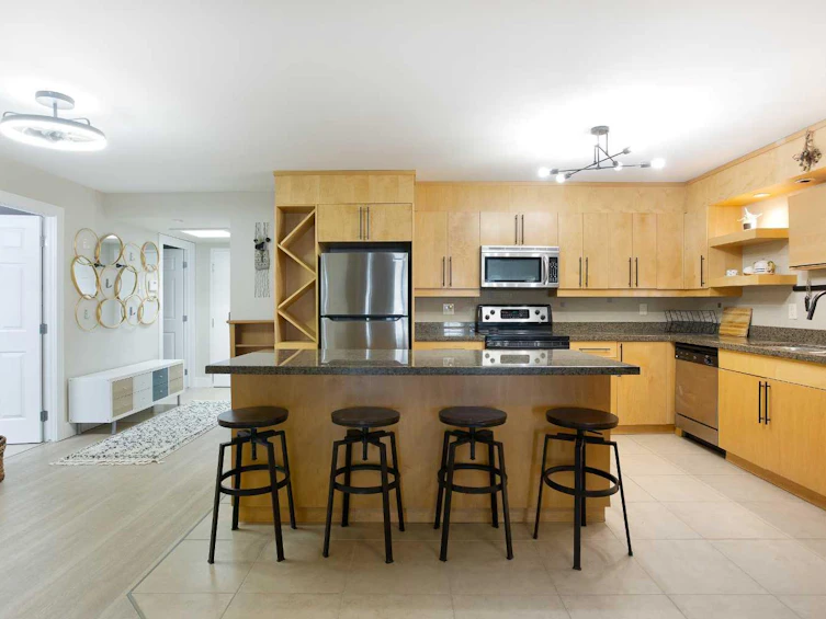 102-350 4 Avenue NE, Calgary, AB, T2E 0J3