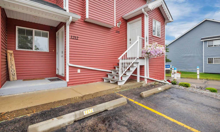 1212-5220 50a Avenue