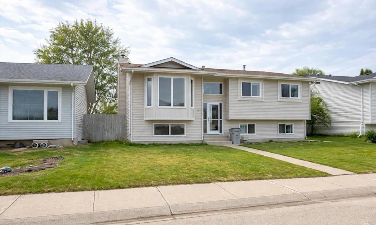 29 Lyons Crescent