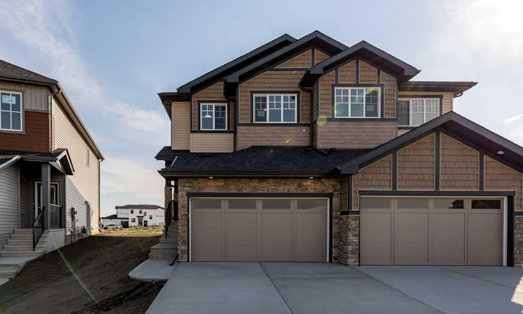308 Edgefield Close
