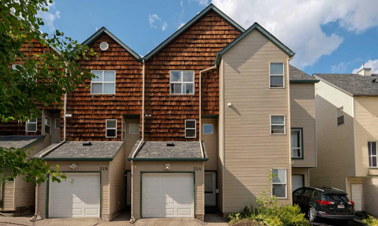 324 Bridlewood Lane SW