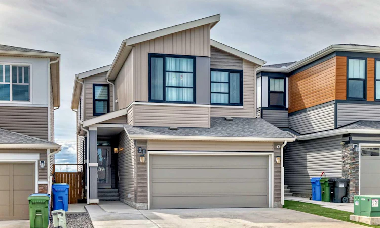 90 Howse Common NE