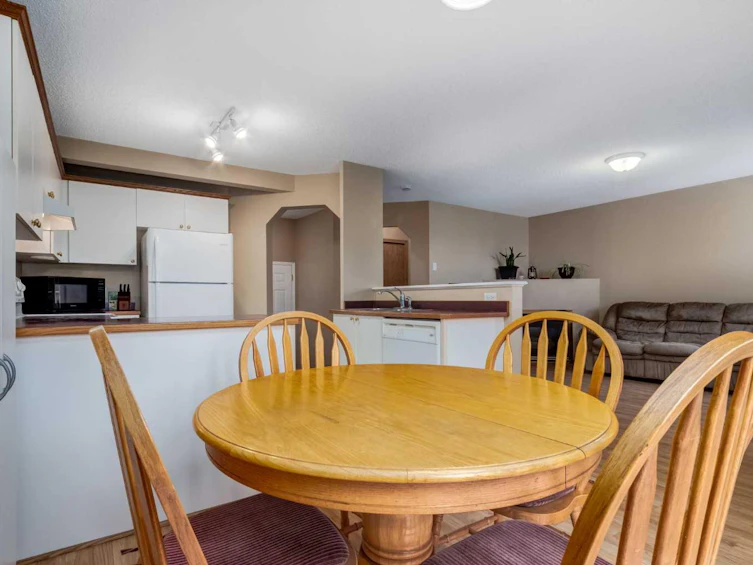 168 Mt Apex Green SE, Calgary, AB, T2Z 2V5 - 9
