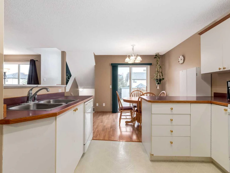168 Mt Apex Green SE, Calgary, AB, T2Z 2V5 - 6