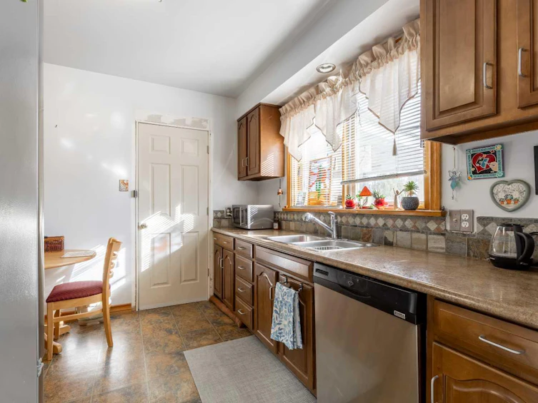 533 16 Street S, Lethbridge, AB, T1J 3Z1 - 12